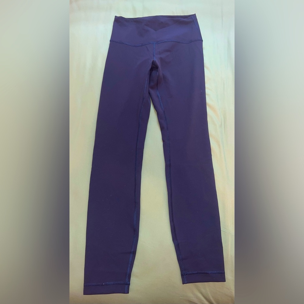 Lululemon Wunder Train High-Rise Tight 25"
True Navy (First Release), 6, **Flaw